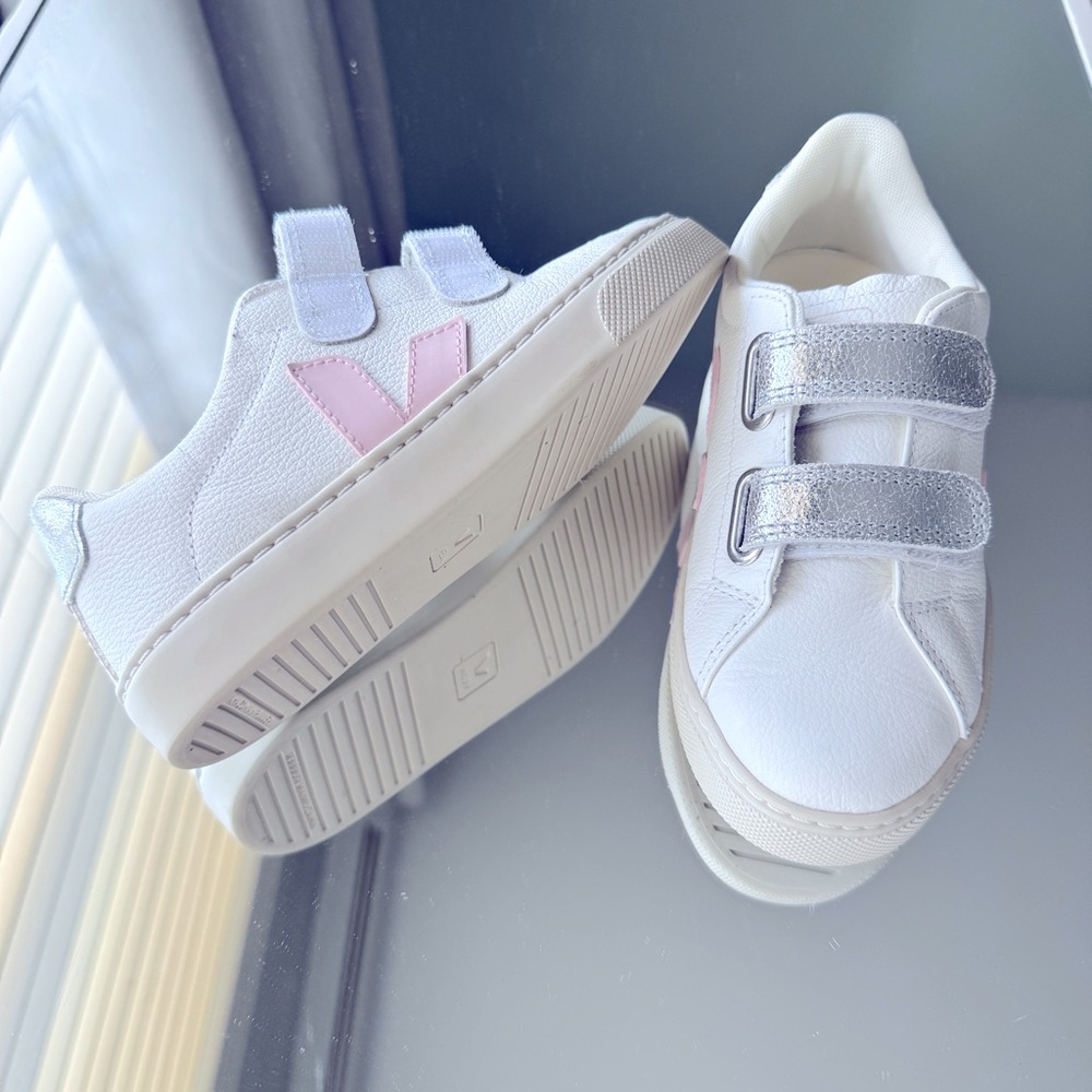 Veja Esplar Sneakers Girls size 13.5 in extra white petale silver NEVER WORN